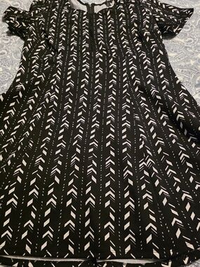 Flattering Forever 21 Summer Dress Black & White Pattern